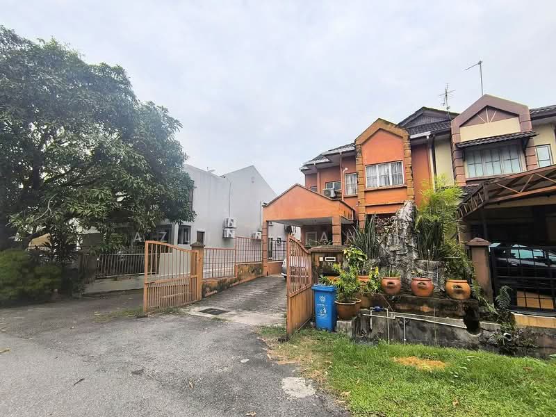 Seksyen 13 untuk Untuk Dijual - RM 650,000, Apr 2026 - Exterior - PropertyGuru.com.my