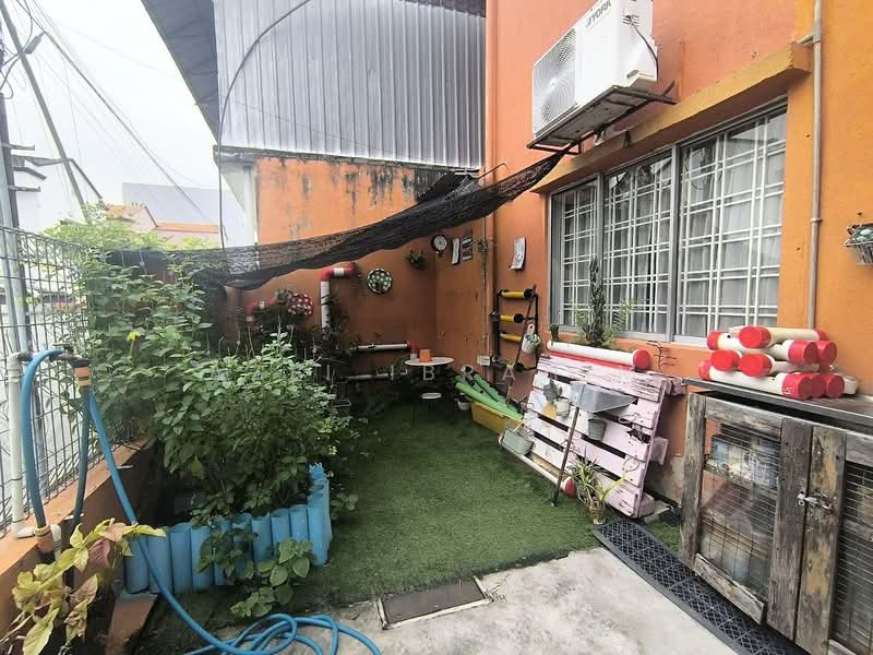 Seksyen 13 untuk Untuk Dijual - RM 650,000, Apr 2026 - Exterior - PropertyGuru.com.my