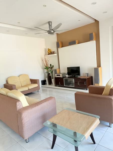 Taman Sri Kluang untuk Untuk Dijual - RM 608,000, Apr 2026 - Living Room - PropertyGuru.com.my