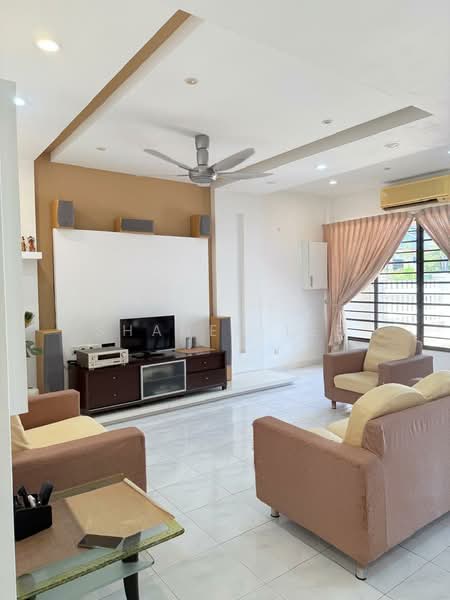 Taman Sri Kluang untuk Untuk Dijual - RM 608,000, Apr 2026 - Living Room - PropertyGuru.com.my