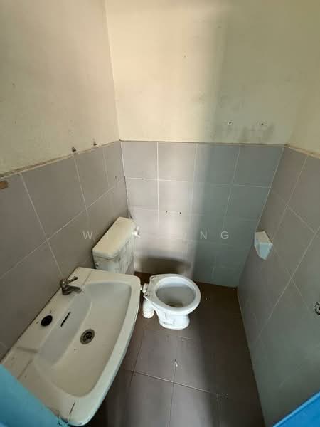Kelapa Sawit , Taman Scientex untuk Untuk Dijual - RM 328,000, Apr 2026 - Bathroom - PropertyGuru.com.my