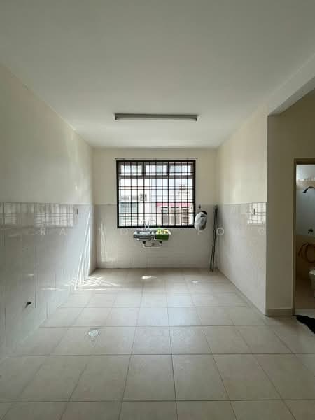 2-storey Terraced House for Sale in Taman Universiti (Skudai) - Raymond Fong - Kitchen - PropertyGuru.com.my