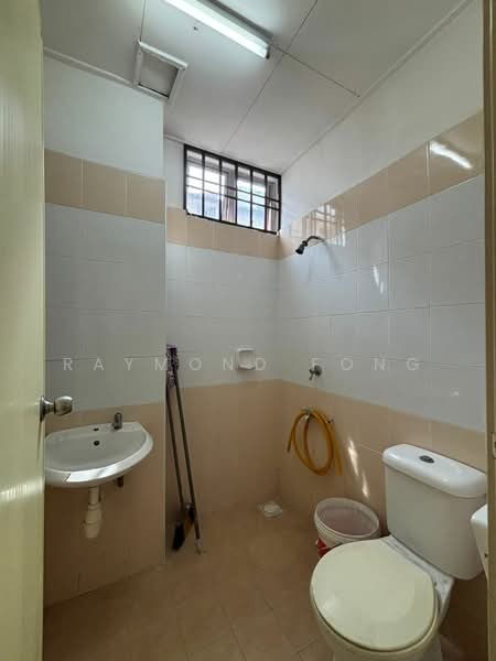 2-storey Terraced House for Sale in Taman Universiti (Skudai) - Raymond Fong - Bathroom - PropertyGuru.com.my