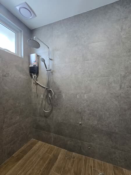 2-storey Terraced House for Sale in Island Glades (Jelutong) - A Ee Ee - Bathroom - PropertyGuru.com.my