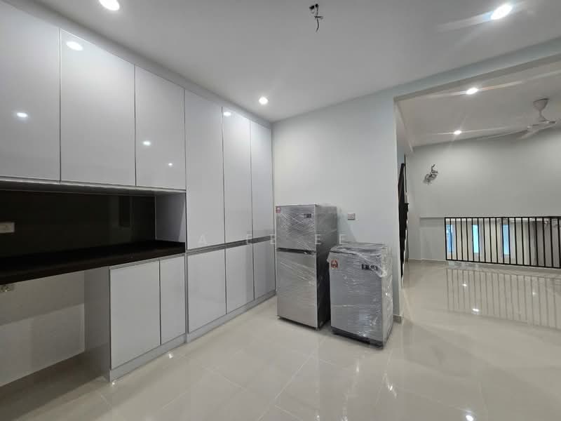 2-storey Terraced House for Sale in Island Glades (Jelutong) - A Ee Ee - Kitchen - PropertyGuru.com.my