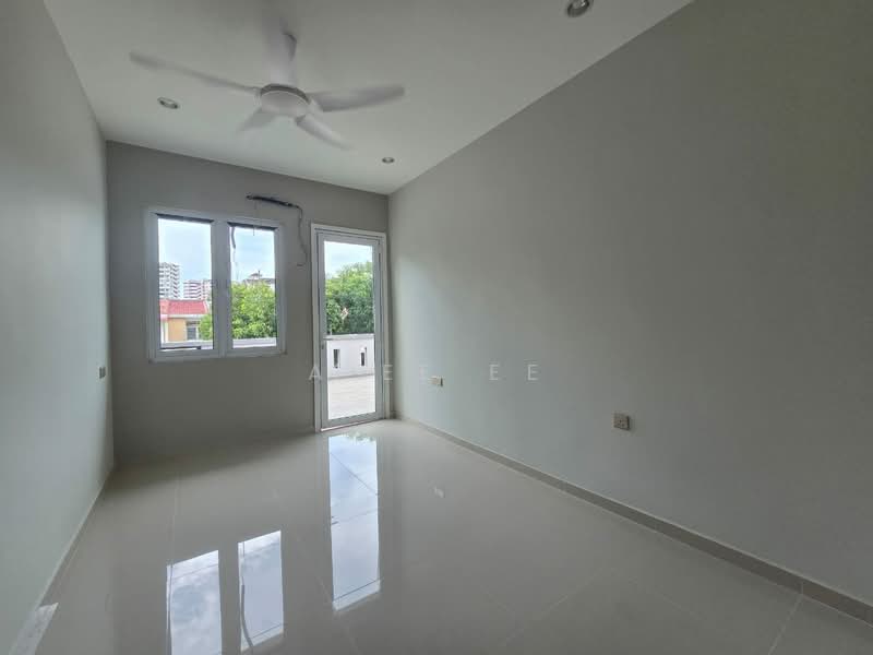 2-storey Terraced House for Sale in Island Glades (Jelutong) - A Ee Ee - Interior - PropertyGuru.com.my