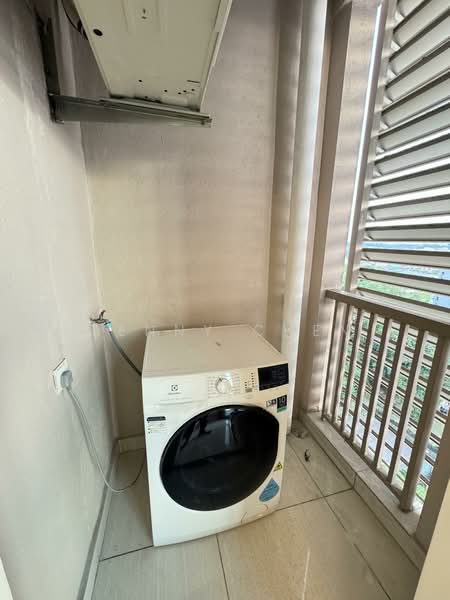 Servis Apartment untuk Disewa di Dorsett Residences Sri Hartamas - Denny Chen - Balcony - PropertyGuru.com.my