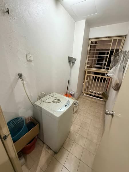 Pangsapuri untuk Disewa di Puteri Bayu Apartment - Kevin Tan - Balcony - PropertyGuru.com.my