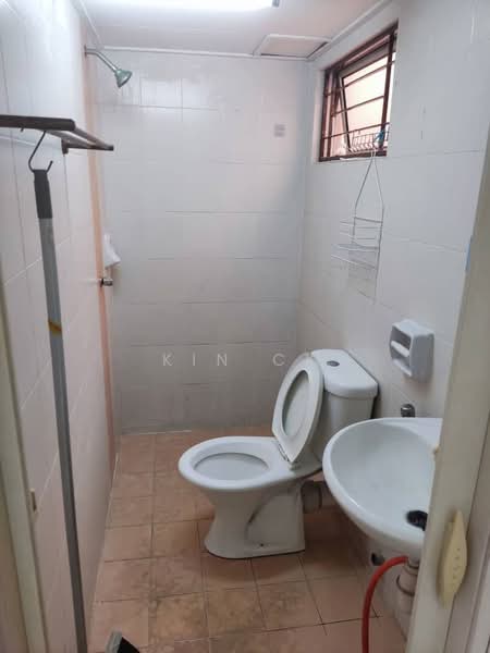 Rumah Bandar untuk Disewa di Batu Caves (Selangor) - Kin CK - Bathroom - PropertyGuru.com.my