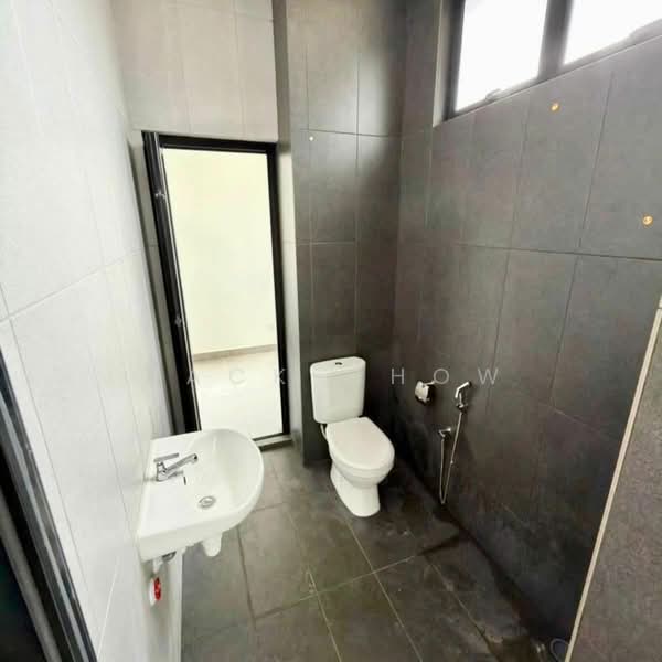 Rumah Teres 2 Tingkat untuk Dijual di Taman Eco Cascadia (Tebrau) - Zack Chow - Bathroom - PropertyGuru.com.my