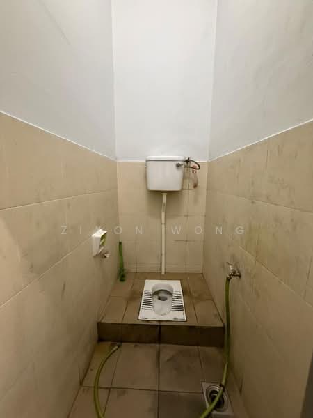 Kilang untuk Disewa di Ulu Tiram (Johor) - Zixon Wong - Bathroom - PropertyGuru.com.my