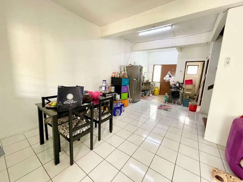 2-storey Terraced House for Sale in Taman Lestari Perdana (Seri Kembangan) - Azli Ibrahim - Dining Room - PropertyGuru.com.my