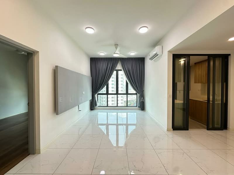 Suasana @ Utropolis untuk Untuk Dijual - RM 500,000, Apr 2026 - Living Room - PropertyGuru.com.my