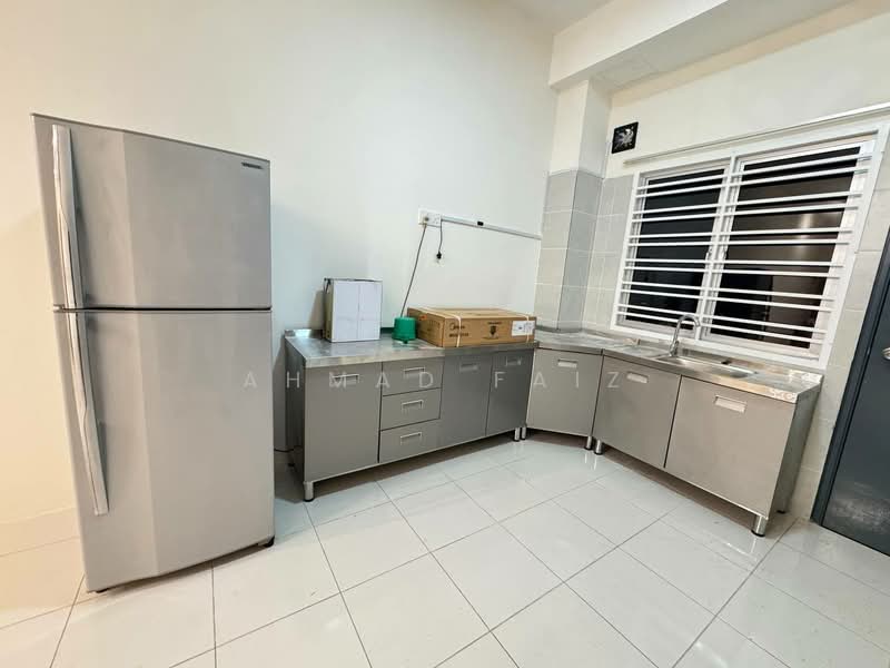 Townhouse for Rent in Dengkil (Selangor) - Ahmad Faiz - Kitchen - PropertyGuru.com.my