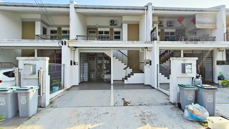 Townhouse for Rent in Bandar Cemerlang (Ulu Tiram) - Chloe Lai - Exterior - PropertyGuru.com.my