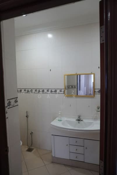 Rumah Banglo untuk Disewa di Country Heights (Kajang) - NoraFizah Gapar - Bathroom - PropertyGuru.com.my