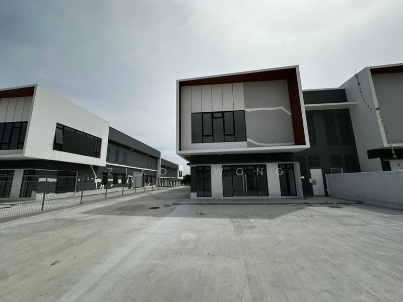 100x180 Semi D fac (light) Eco Business Park 1 (Phase 3) ccc soon - 1