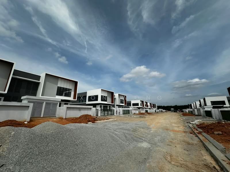 100x180 Semi D fac (light) Eco Business Park 1 (Phase 3) ccc soon - 2