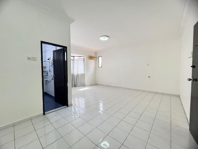 Rumah Teres 2 Tingkat untuk Dijual di Kluang (Johor) - May Tan - Living Room - PropertyGuru.com.my