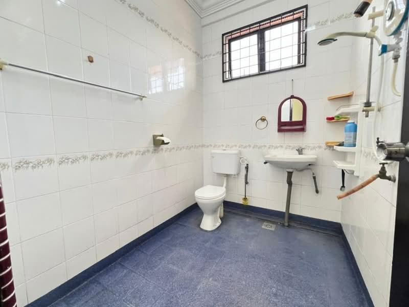 Rumah Teres 2 Tingkat untuk Dijual di Kluang (Johor) - May Tan - Bathroom - PropertyGuru.com.my