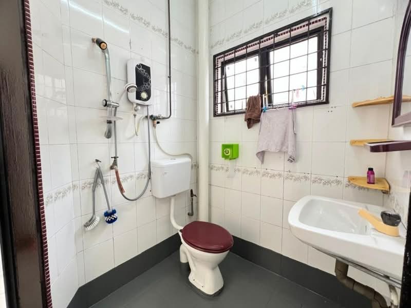 Rumah Teres 2 Tingkat untuk Dijual di Kluang (Johor) - May Tan - Bathroom - PropertyGuru.com.my