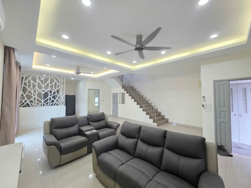 Rumah Teres 2 Tingkat untuk Dijual di Saujana Rawang (Rawang) - David Lee - Living Room - PropertyGuru.com.my
