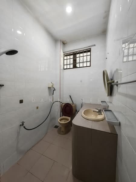 Taman Pelangi Johor Bahru Jalan Jerau Double Storey Terrace House untuk Untuk Dijual - RM 1,150,000, Apr 2026 - Bathroom - PropertyGuru.com.my