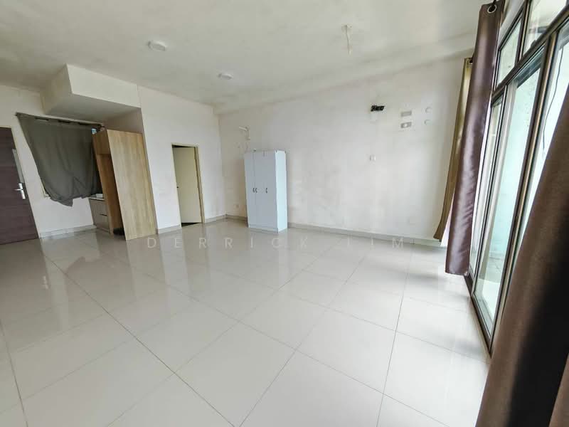 Servis Apartment untuk Dijual di Palazio - Derrick Lim - Living Room - PropertyGuru.com.my