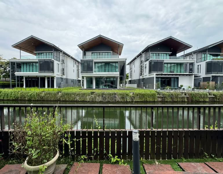 Senibong Cove - Isola Grandeur - 1