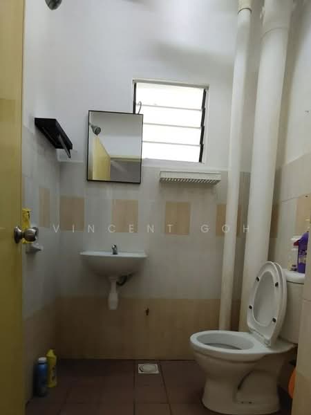 Apartment for Sale at Astaka Heights Apartments - Vincent Goh - Bathroom - PropertyGuru.com.my