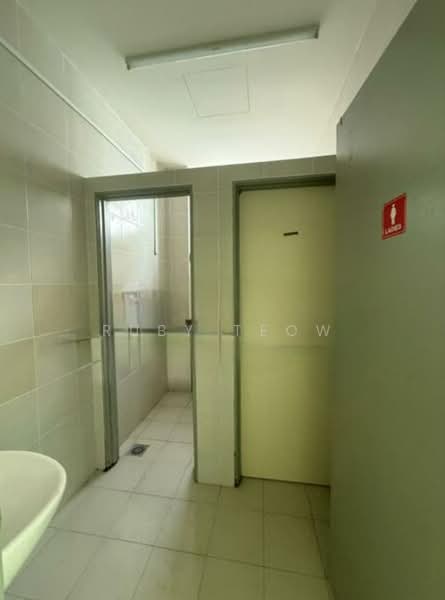 Semi-D Factory for Rent in Leisure Farm (Gelang Patah) - Ruby Teow - Bathroom - PropertyGuru.com.my