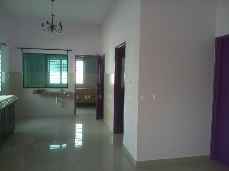 Rumah Teres 2 Tingkat untuk Dijual di Setia Indah (Setia Alam) - Timun Wan - Kitchen - PropertyGuru.com.my