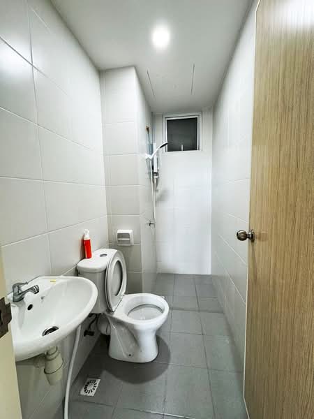 Kondominium untuk Disewa di Ideal Residency - Jerry Tan - Bathroom - PropertyGuru.com.my