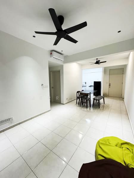 Kondominium untuk Disewa di Ideal Residency - Jerry Tan - Living Room - PropertyGuru.com.my