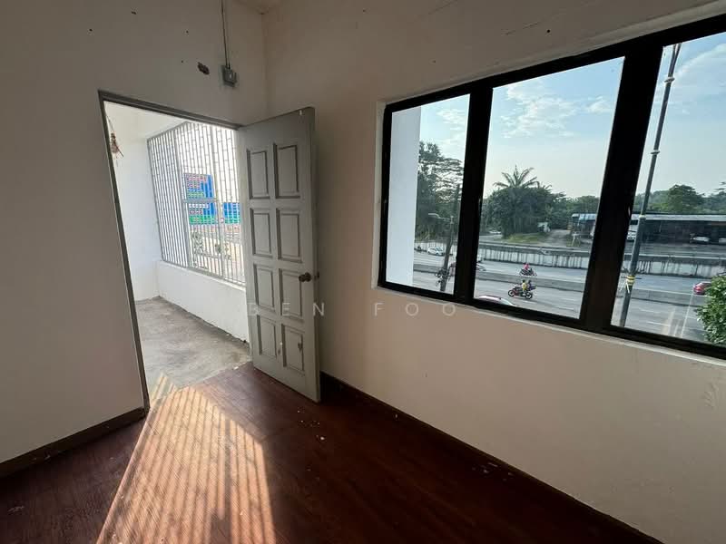 Shop for Sale in Taman Tasek (Johor Bahru) - Ben Foo - Interior - PropertyGuru.com.my