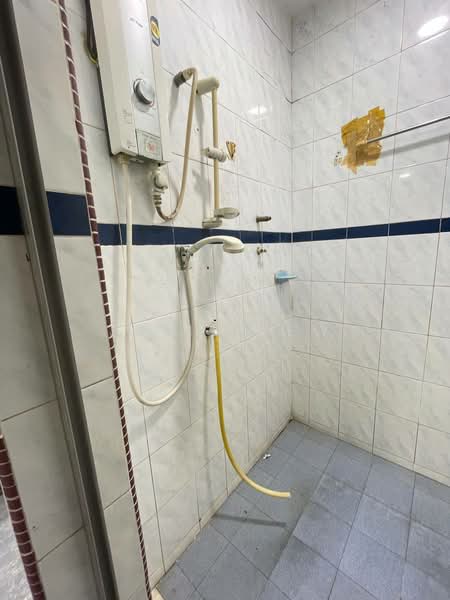 1-storey Terraced House for Sale in Taman Universiti (Skudai) - Julie Yew - Bathroom - PropertyGuru.com.my