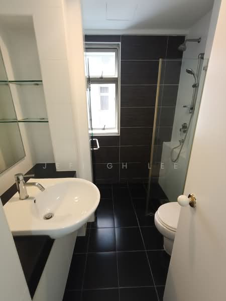 Kondominium untuk Disewa di Almaspuri - Jeff GH Lee - Bathroom - PropertyGuru.com.my