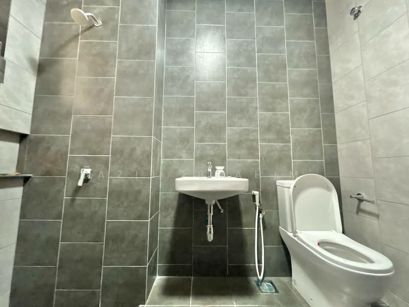 Rumah Berkembar untuk Dijual di Setia Mayuri (Semenyih) - Azli Ibrahim - Bathroom - PropertyGuru.com.my