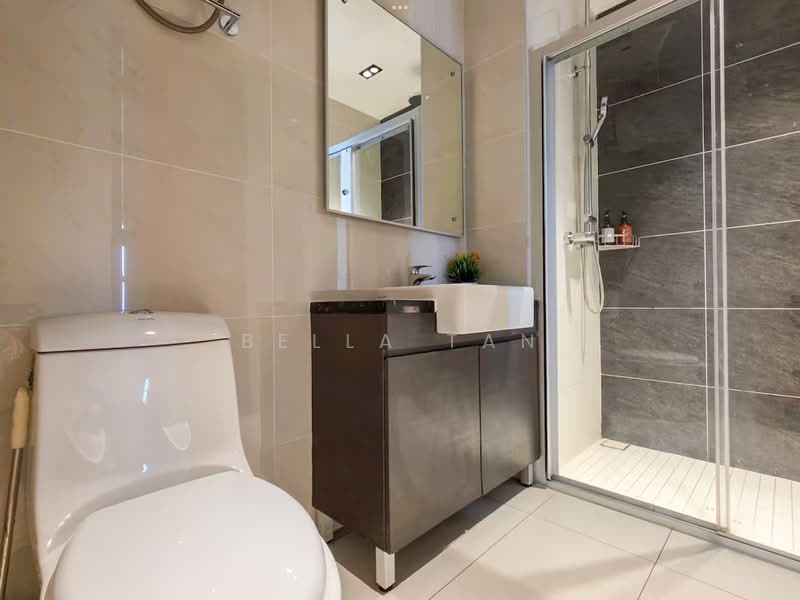 Kondominium untuk Dijual di Bay Laurel @ Country Garden Danga Bay - Bella Tan - Bathroom - PropertyGuru.com.my