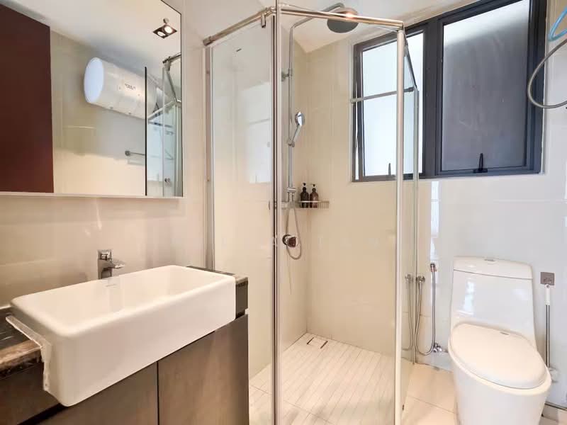 Kondominium untuk Dijual di Bay Laurel @ Country Garden Danga Bay - Bella Tan - Bathroom - PropertyGuru.com.my