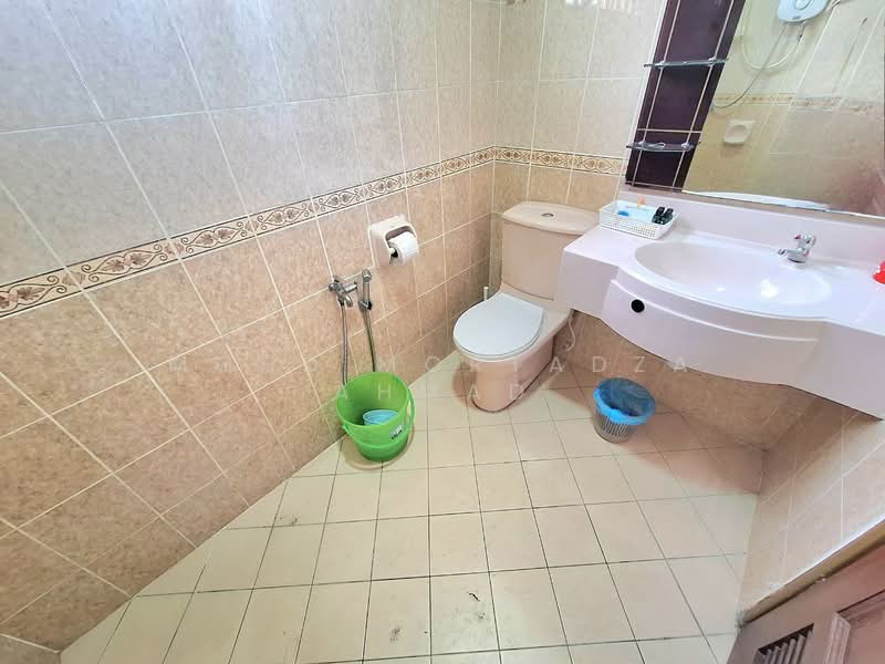 Rumah Berkembar untuk Dijual di Shah Alam (Selangor) - Mohd Mortadza Ahmad - Bathroom - PropertyGuru.com.my