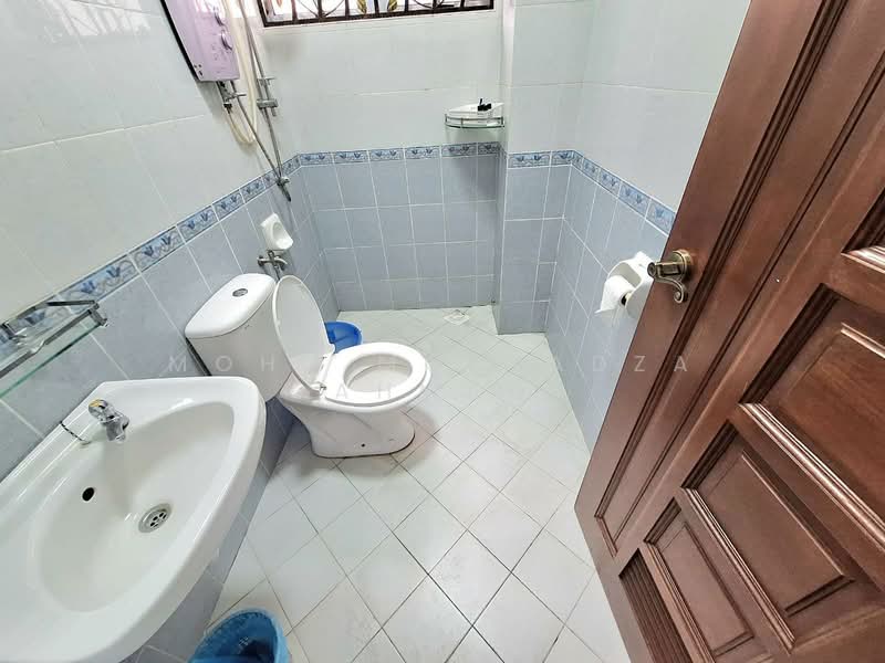 Rumah Berkembar untuk Dijual di Shah Alam (Selangor) - Mohd Mortadza Ahmad - Bathroom - PropertyGuru.com.my