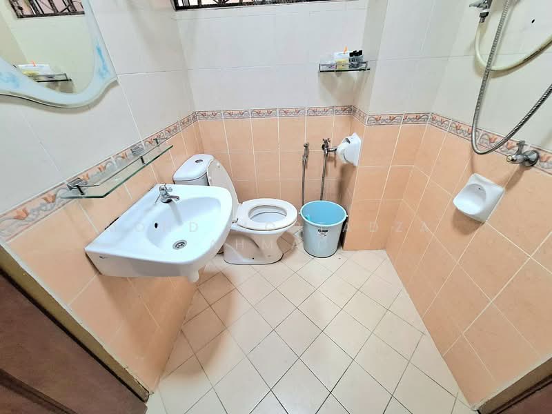 Rumah Berkembar untuk Dijual di Shah Alam (Selangor) - Mohd Mortadza Ahmad - Bathroom - PropertyGuru.com.my