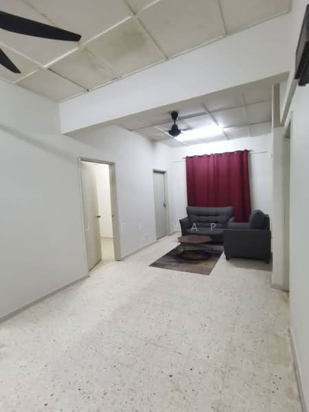 Pangsapuri untuk Disewa di Dahlia Apartment - Jeff Yap - Living Room - PropertyGuru.com.my