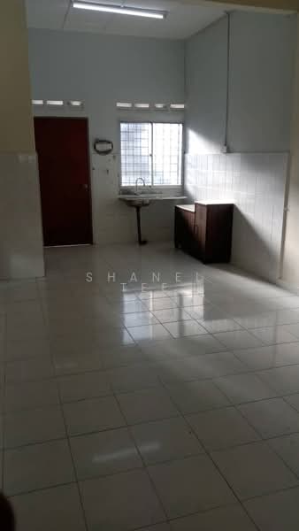 Rumah Teres 1 Tingkat untuk Dijual di Taman Sri Kluang (Kluang) - Shanel Tee - Kitchen - PropertyGuru.com.my