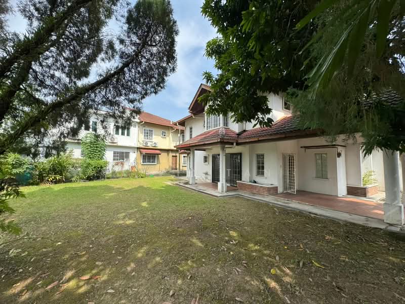 Rumah Berkembar untuk Dijual di Bandar Kinrara (Selangor) - Kevin Tan - Exterior - PropertyGuru.com.my