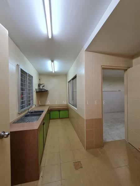 Terraced House for Rent in Seri Kembangan (Selangor) - Elaine Lee - Kitchen - PropertyGuru.com.my