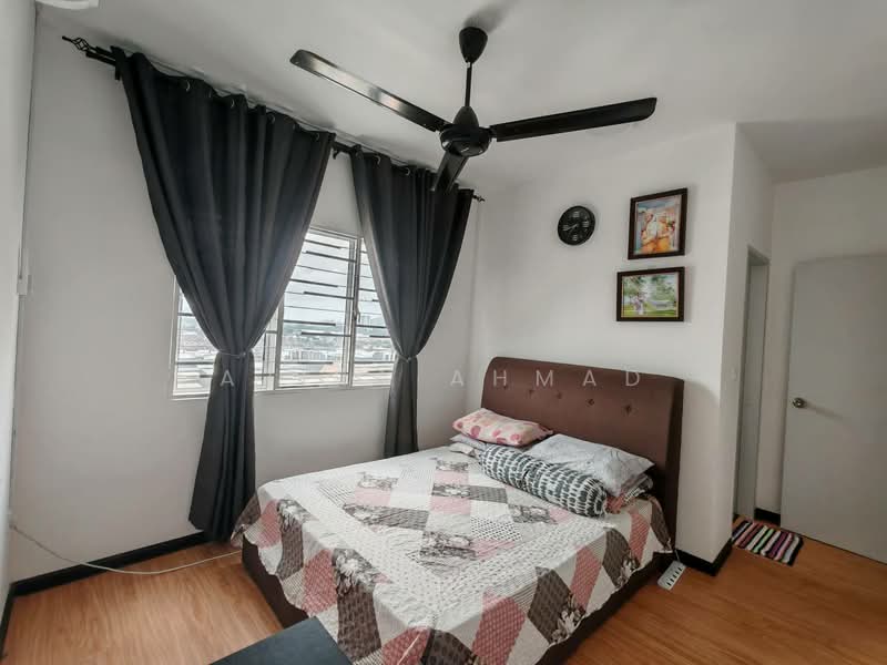 Pangsapuri untuk Dijual di Kayangan - Azira Ahmad - Bedroom - PropertyGuru.com.my