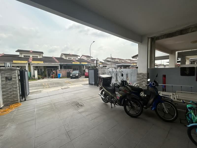 Rumah Teres 1 Tingkat untuk Dijual di Shah Alam (Selangor) - Salawati Busro - Exterior - PropertyGuru.com.my