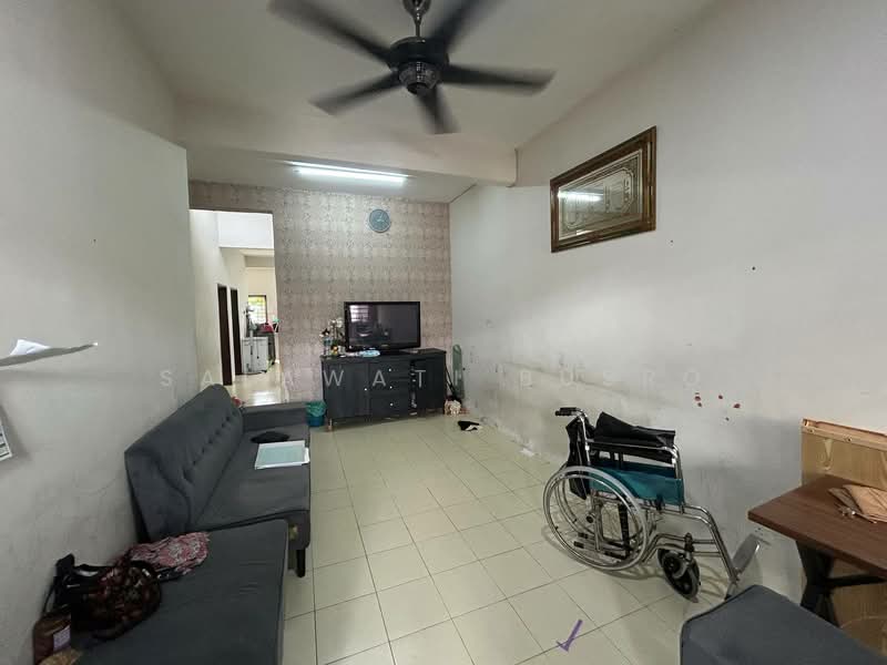 Rumah Teres 1 Tingkat untuk Dijual di Shah Alam (Selangor) - Salawati Busro - Living Room - PropertyGuru.com.my